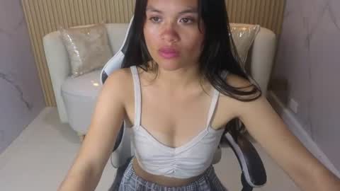 Snapshot of luna_benz_tx chatting on 07/07/26, 12:20 Follow me.. Live 1430 to 2100 online show from 07/07/26, 12:20