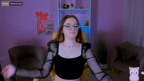 luna_berryy online show from 12/28/24, 02:54