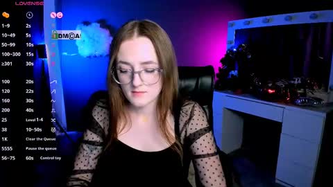 luna_berryy online show from 02/18/25, 02:16