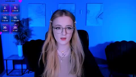 luna_berryy online show from 03/14/26, 08:25