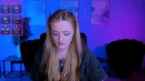 luna_berryy online show from 03/24/26, 08:47