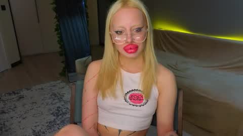 luna_beverly online show from 05/12/26, 11:57