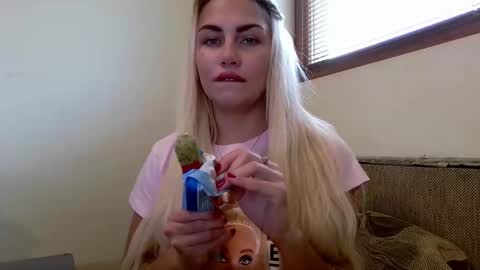 luna_blazer online show from 10/24/25, 11:50
