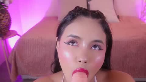Snapshot of luna_cullen chatting on 06/16/26, 07:27 Lunita online show from 06/16/26, 07:27