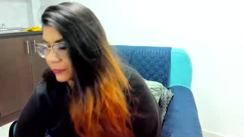 luna  online show from 02/22/25, 11:24