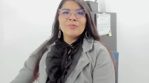 luna  online show from 09/15/25, 11:10