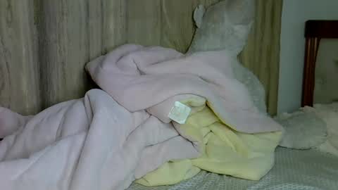 maskedmalkia online show from 04/25/26, 12:02