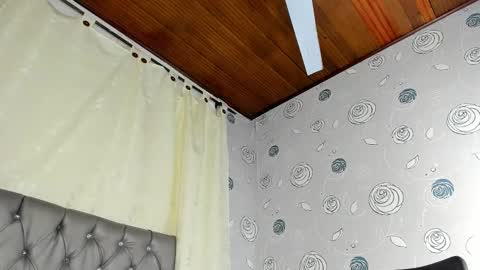 Snapshot of luna_evaa chatting on 01/22/25, 05:59 Luna Eva online show from 01/22/25, 05:59