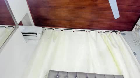 Snapshot of luna_evaa chatting on 03/04/25, 05:24 Luna Eva online show from 03/04/25, 05:24