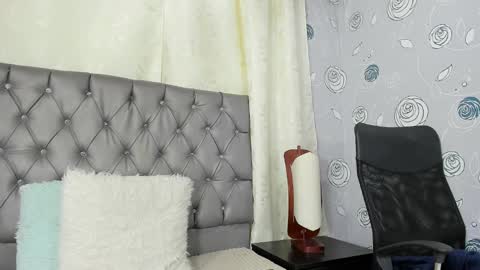 Snapshot of luna_evaa chatting on 03/11/25, 05:57 Luna Eva online show from 03/11/25, 05:57