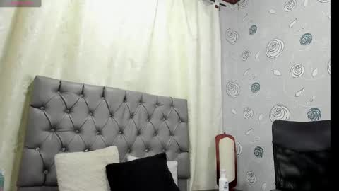 Snapshot of luna_evaa chatting on 10/09/25, 02:37 Luna Eva online show from 10/09/25, 02:37