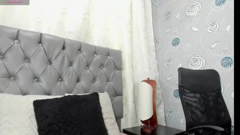 Snapshot of luna_evaa chatting on 10/31/25, 03:57 Luna Eva online show from 10/31/25, 03:57