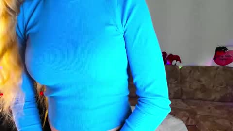 luna_evan online show from 12/30/24, 12:09