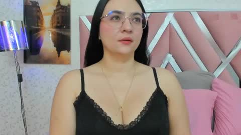 luna_ferrer1 online show from 07/06/26, 12:02