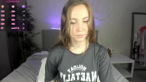 Luna online show from 09/25/25, 11:52