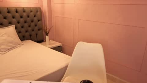 luna_hot_ass online show from 04/18/26, 04:16