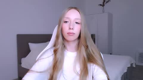 Luna online show from 11/04/25, 07:57