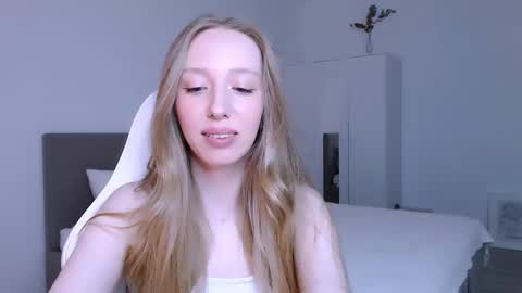 Luna online show from 11/29/25, 08:23