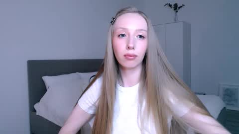 Luna online show from 01/15/26, 09:51