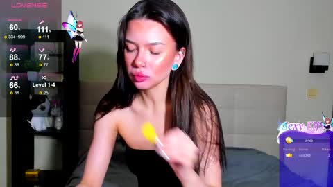 Hi everyone my name is Tina   online show from 03/24/26, 12:15