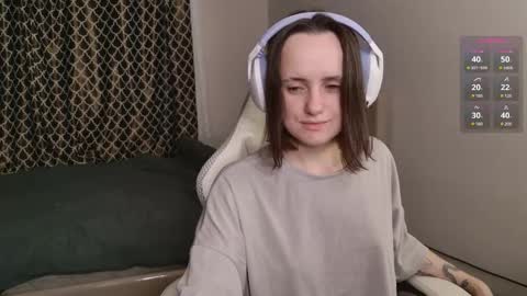 luna_loveeee online show from 10/04/25, 03:15