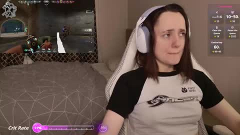 luna_loveeee online show from 01/17/26, 04:06