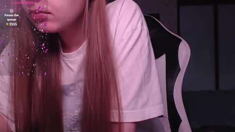 Snapshot of luna_loveisgood chatting on 12/09/24, 08:44 Luna online show from 12/09/24, 08:44