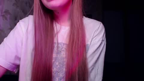 Snapshot of luna_loveisgood chatting on 01/02/25, 06:34 Luna online show from 01/02/25, 06:34