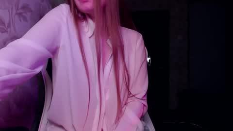 Snapshot of luna_loveisgood chatting on 01/03/25, 01:16 Luna online show from 01/03/25, 01:16