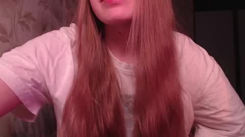 Snapshot of luna_loveisgood chatting on 02/22/25, 11:35 Luna online show from 02/22/25, 11:35