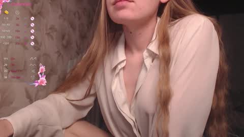 Snapshot of luna_loveisgood chatting on 02/12/26, 09:21 Luna online show from 02/12/26, 09:21