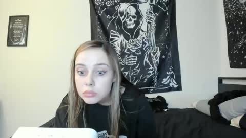 Luna online show from 11/20/25, 01:39