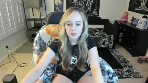 Luna online show from 02/07/26, 11:41