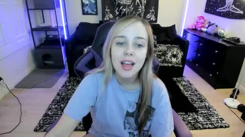 Luna online show from 04/08/26, 07:25