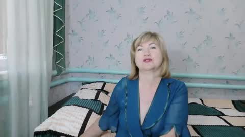 luna_lure11 online show from 09/18/25, 07:54