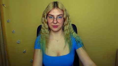 Luna online show from 12/17/24, 11:28