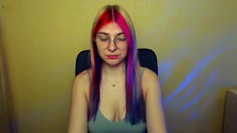 Luna online show from 02/15/25, 08:44