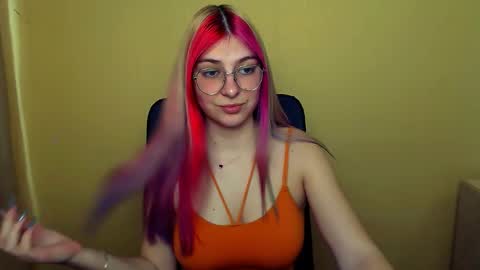 Luna online show from 03/06/25, 11:03