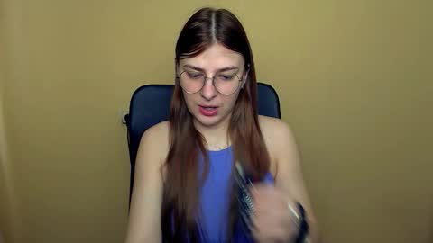 Luna online show from 03/11/26, 10:10