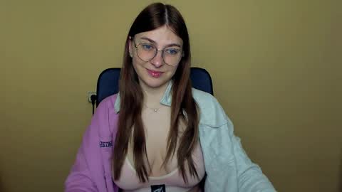 Snapshot of luna_lush_ chatting on 04/27/26, 11:30 Luna online show from 04/27/26, 11:30