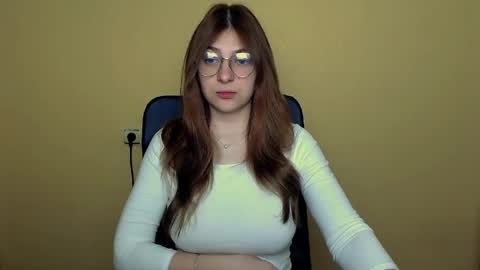 Snapshot of luna_lush_ chatting on 05/02/26, 08:19 Luna online show from 05/02/26, 08:19