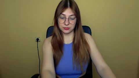 Snapshot of luna_lush_ chatting on 05/12/26, 09:06 Luna online show from 05/12/26, 09:06