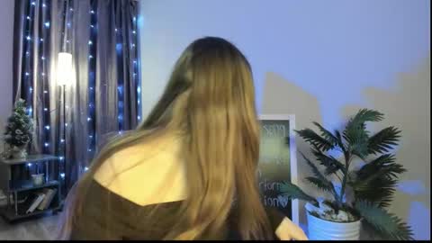 Luna online show from 01/13/26, 04:18