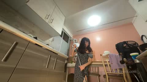 Luna Luuvz online show from 11/18/25, 04:06