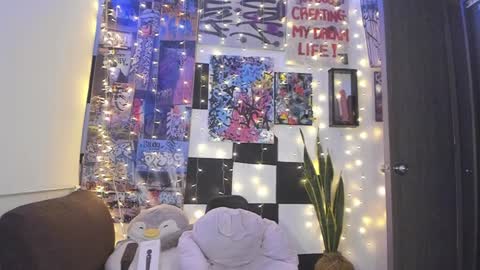 LUNA MCCOY online show from 01/22/25, 04:34