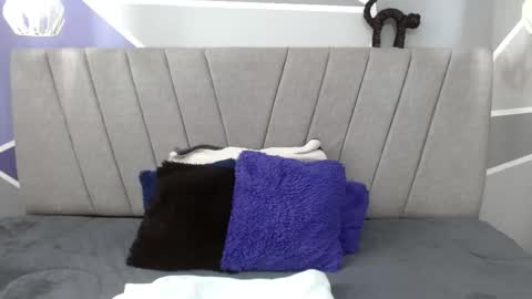 Luna  online show from 02/15/26, 05:53