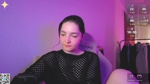 Snapshot of luna_moon13 chatting on 04/11/26, 12:59 Luna online show from 04/11/26, 12:59