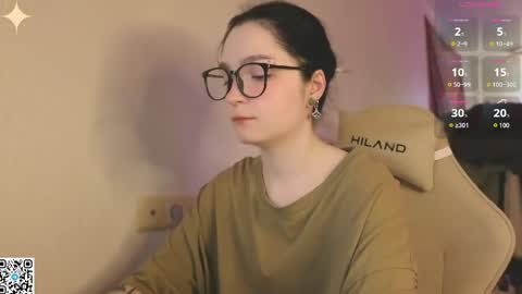 Snapshot of luna_moon13 chatting on 04/18/26, 02:26 Luna online show from 04/18/26, 02:26