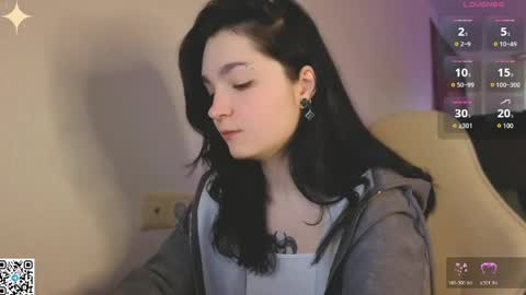 Snapshot of luna_moon13 chatting on 05/21/26, 01:56 Luna online show from 05/21/26, 01:56