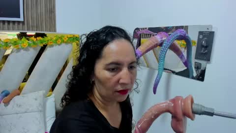 luna_naughty1 online show from 06/01/26, 05:58